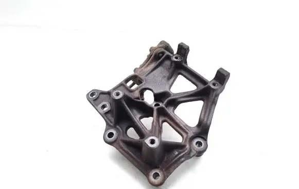 Mitsubishi Montero Engine mounting bracket MR149149 CAA16A042