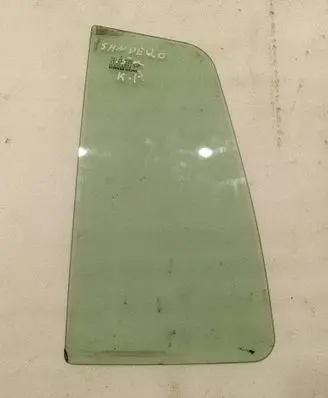Renault Sandero II Front triangle window/glass 43R00097