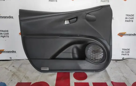 Toyota Prius (XW50) Front door card panel trim