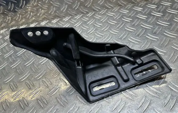 Peugeot 208 II Fender mounting bracket 9823213080