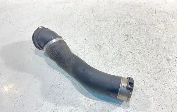 BMW 5 E60 E61 Intercooler hose/pipe 7789048
