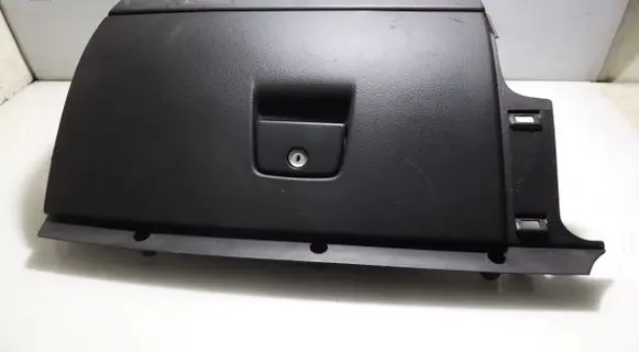 Volvo S40 Glove box