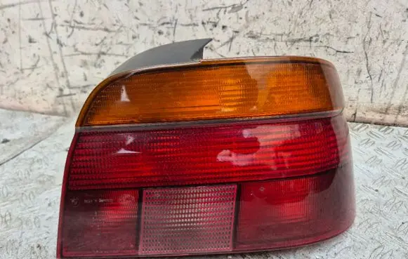 BMW 5 E39 Rear/tail lights 8358032