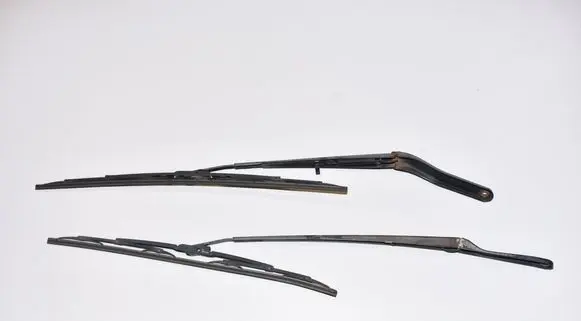 BMW X5 E53 Windshield/front glass wiper blade 7075612 7132219