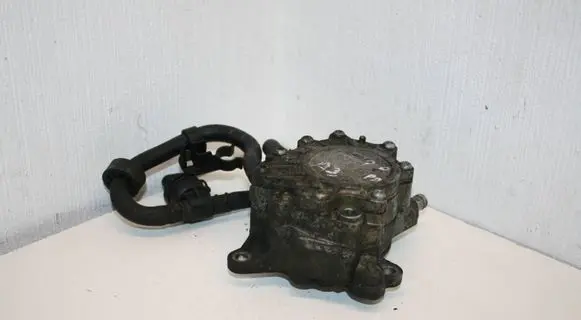 Audi A3 S3 8P Vacuum pump 03G145209