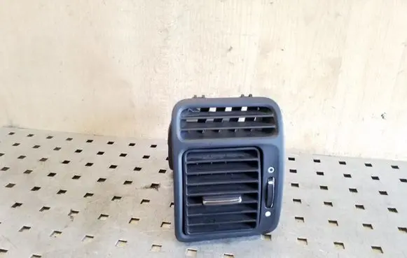 Honda CR-V Dashboard side air vent grill/cover trim