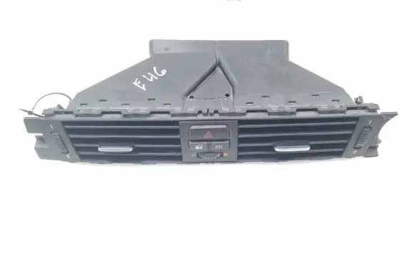 BMW 3 E46 Dash center air vent grill