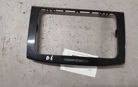 Radio/GPS head unit trim