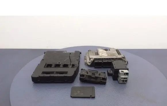 Renault Scenic II - Grand scenic II Engine control unit/module ECU 8200601334