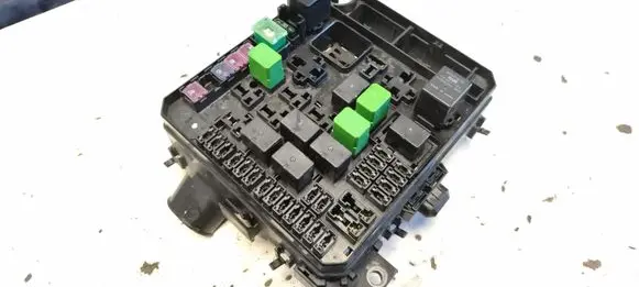 Opel Zafira A Fuse box set PR07300000