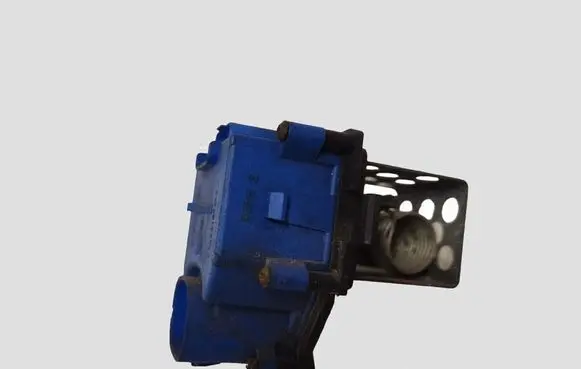 Peugeot 308 Coolant fan relay 9662240180 8241011