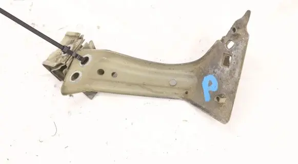 Volkswagen PASSAT B8 Fender mounting bracket 3G0821142A5784773