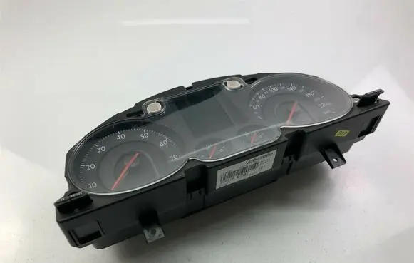 Volkswagen PASSAT CC Speedometer (instrument cluster) 3C0920870T G1313