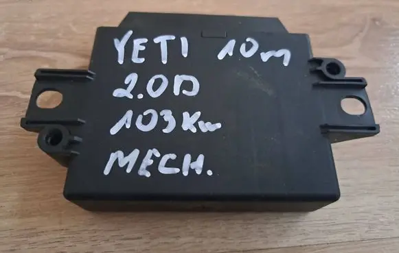 Skoda Octavia Mk2 (1Z) Parking PDC control unit/module 1Z0919475B 09533249 1Z0919475