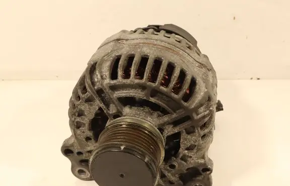 Volkswagen Jetta V Generator/alternator 06F903023F