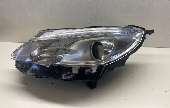 Peugeot 2008 I Headlight/headlamp 9815405780 90106472 17502A011A