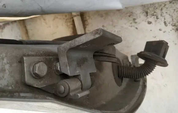 Peugeot 406 Rear door lower hinge