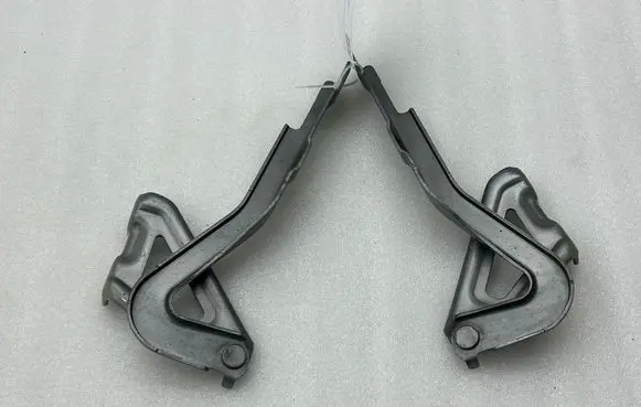 Suzuki Vitara (LY) Engine bonnet/hood hinges