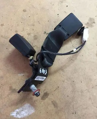 KIA Rio Rear seatbelt buckle