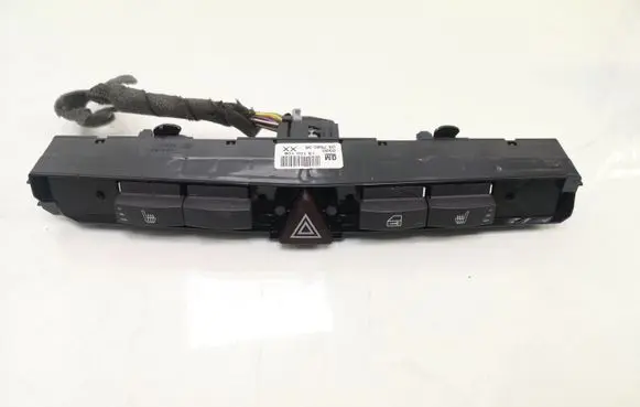 Opel Astra H Hazard light switch 13100109