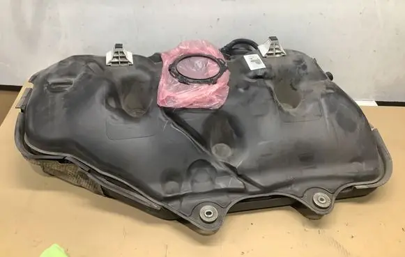 Lexus ES VII XZ10 Fuel tank 