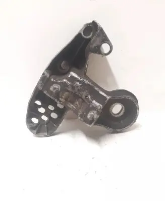 Audi A4 S4 B6 8E 8H Engine mounting bracket 8E0199351