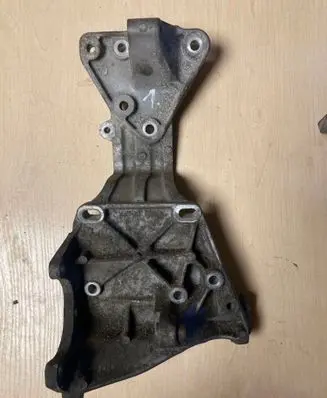 Volvo XC60 Generator/alternator bracket 30731516