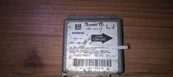 Opel Omega B1 Airbag control unit/module 90492467lj 5wk4110