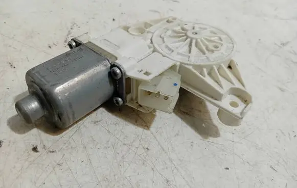 Mercedes-Benz GLE (W166 - C292) Rear door window regulator motor A1669060501 938508100