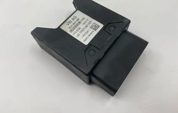 Volkswagen Golf VII Fuel injection pump control unit/module 5Q0906093