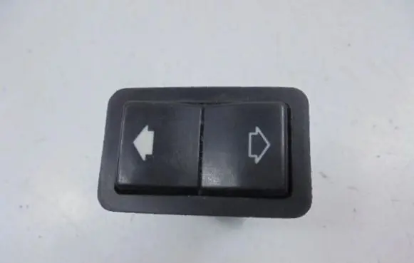 BMW 5 E34 Electric window control switch 8368932