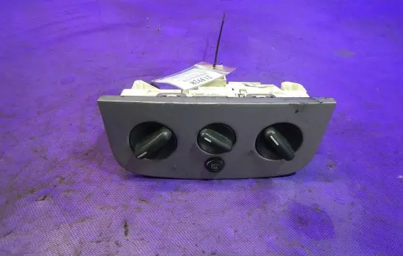Opel Corsa C Interior fan control switch 0878885