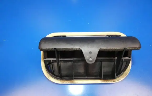 Mercedes-Benz B W246 W242 Quarter panel pressure vent A2048300442