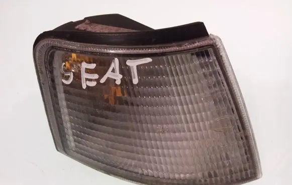 Seat Toledo I (1L) Front indicator light 961592