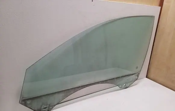 Audi A6 S6 C6 4F Front door window glass four-door 