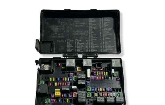 Dodge RAM Fuse box set P68089578AE