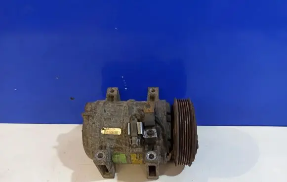 Volvo XC70 Air conditioning (A/C) compressor (pump) 9171703