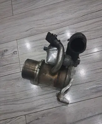 Volkswagen Golf VII EGR valve cooler 04L131512D