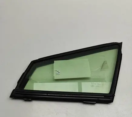 Toyota Prius xw60 Front door vent window glass four-door 6821647020