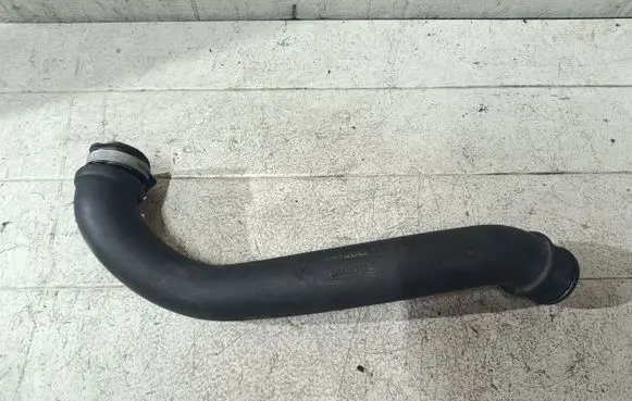 Volvo S40, V40 Intercooler hose/pipe 30896686