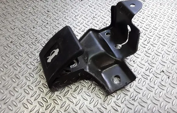Engine bonnet (hood) release handle