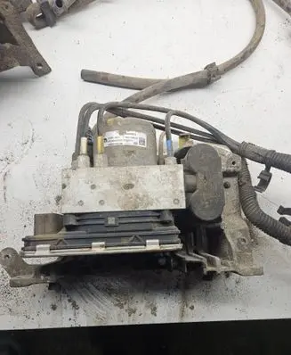 Dodge RAM Air suspension compressor/pump 68260982AH