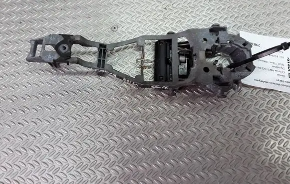 Rear door exterior handle/bracket