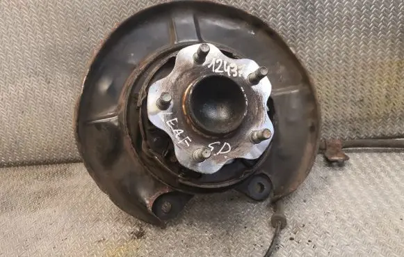 Nissan Leaf I (ZE0) Rear wheel hub