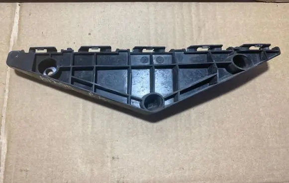 Toyota Avensis T270 Front bumper mounting bracket 5253605040