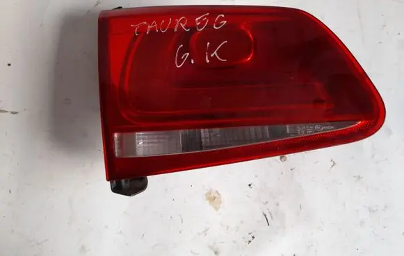 Volkswagen Touareg II Tailgate rear/tail lights 7P6945093C