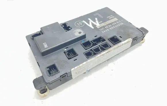 Mercedes-Benz CLS C219 Door control unit/module 2198200626