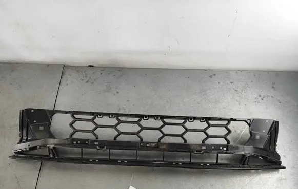 Audi A4 S4 B9 8W Front bumper lower grill 8w0807683f9b9