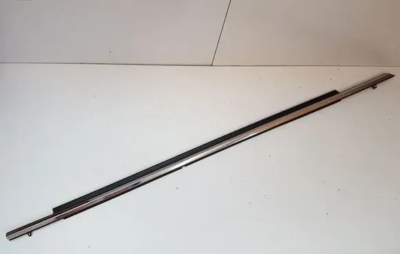 Front door glass trim molding