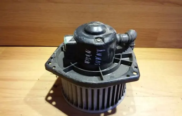 Nissan Sunny Heater fan/blower